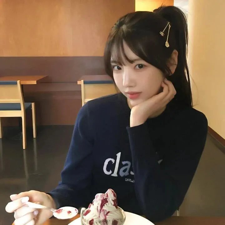 想踢沉迷男的女人